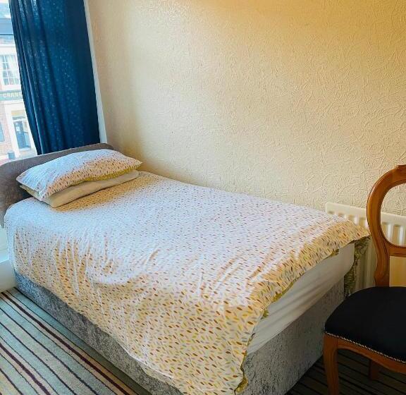 Номер Стандарт Индивидуальный, The Roadhouse