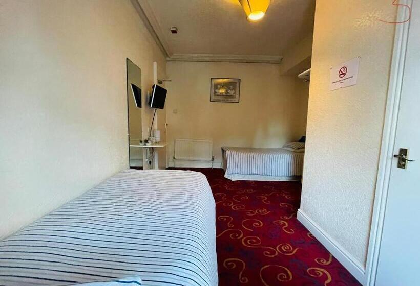 Номер Economy, The Roadhouse