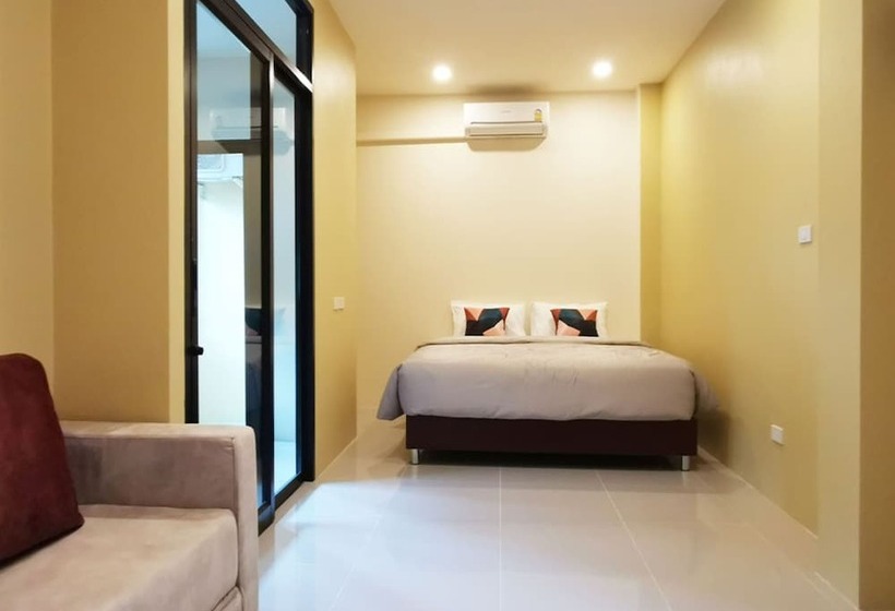 اتاق لوکس, The Middle Town Sha