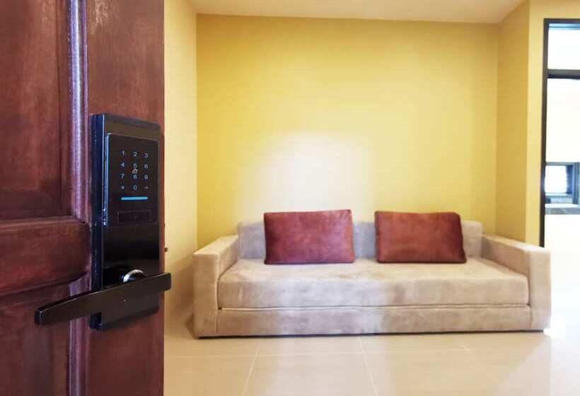 اتاق لوکس, The Middle Town Sha