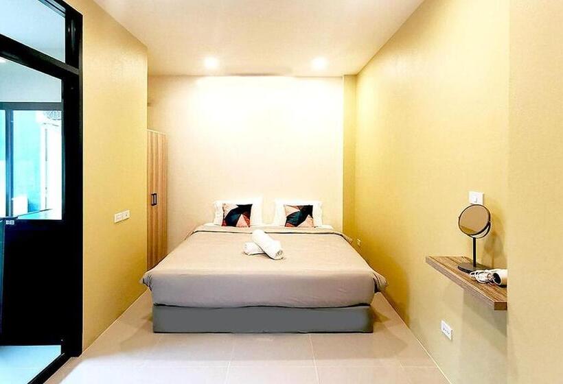 اتاق لوکس, The Middle Town Sha