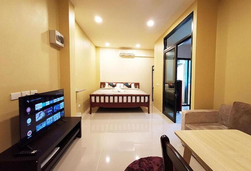 اتاق لوکس, The Middle Town Sha