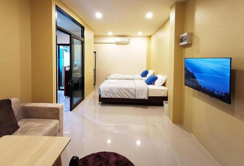 اتاق لوکس, The Middle Town Sha