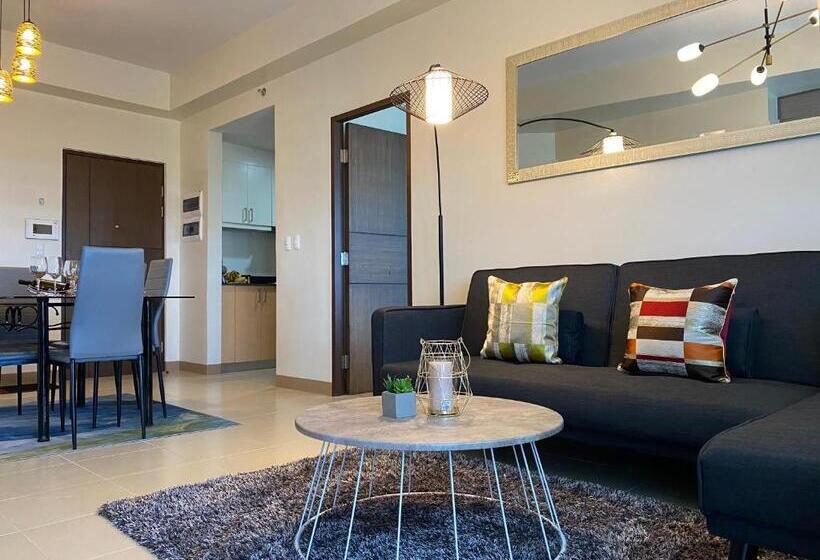 1 Bedroom Penthouse Apartment, 2 Br Corner Executive Suite At Lafayette Park Square Megaworld Blvd Unit 5h