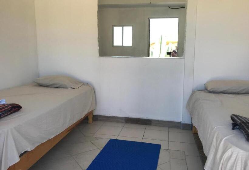 バス共有のスタンダードルーム, Susu’z Village Hostel And Rooms