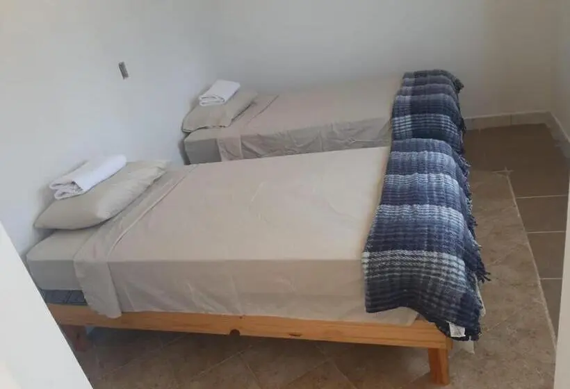バス共有のスタンダードルーム, Susu’z Village Hostel And Rooms