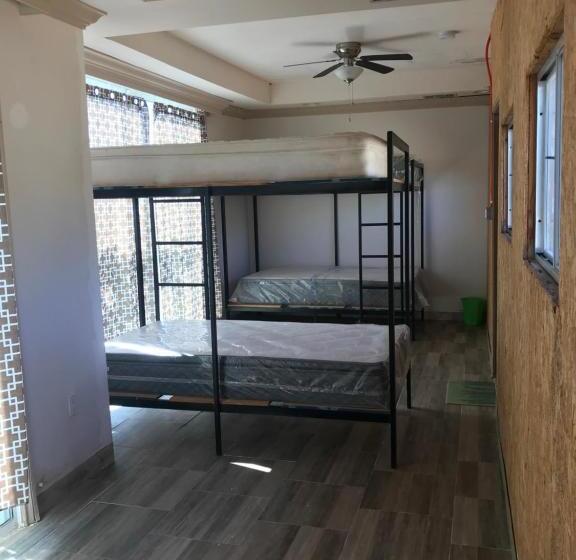 מיטה בחדר משותף, Susu’z Village Hostel And Rooms