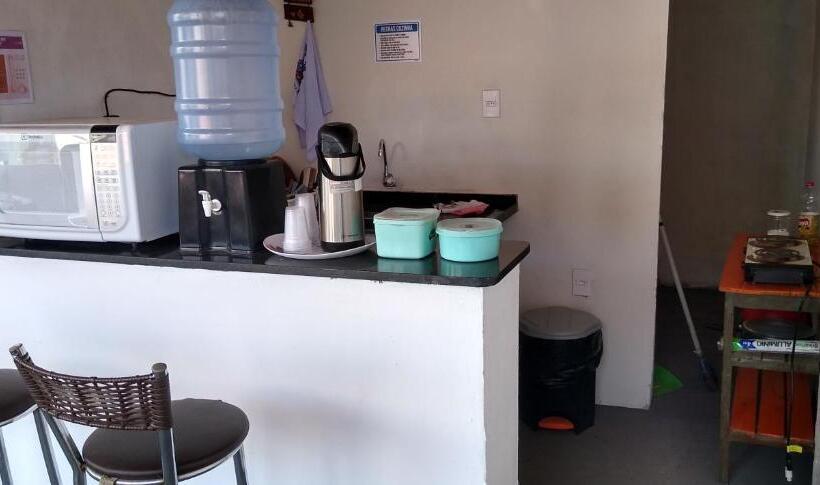 اتاق اکونومی, Shark Tubarao Suites Central Area