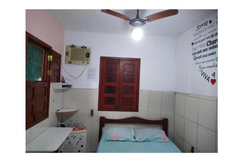 اتاق استاندارد یک نفره, Shark Tubarao Suites Central Area