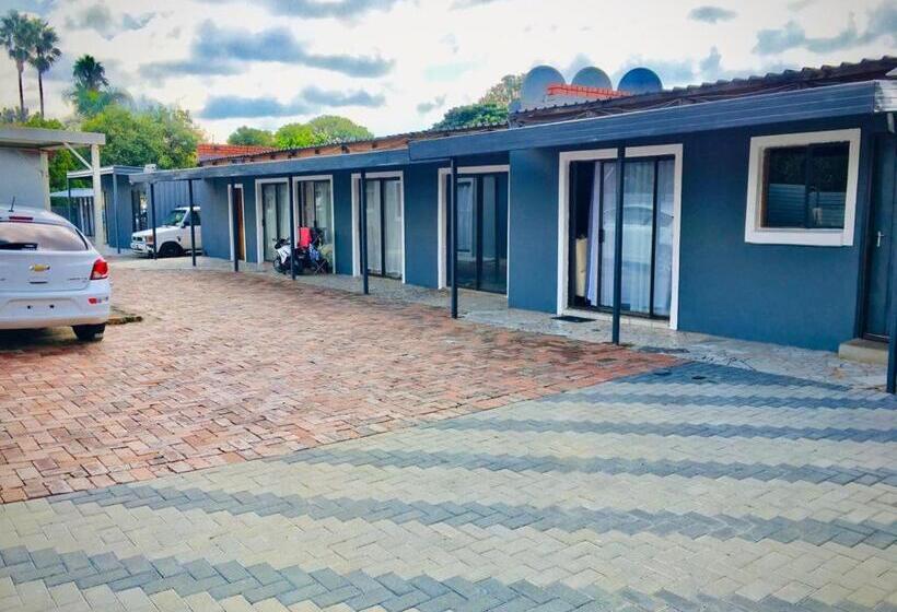 Chambre Standard, Mighty Seven