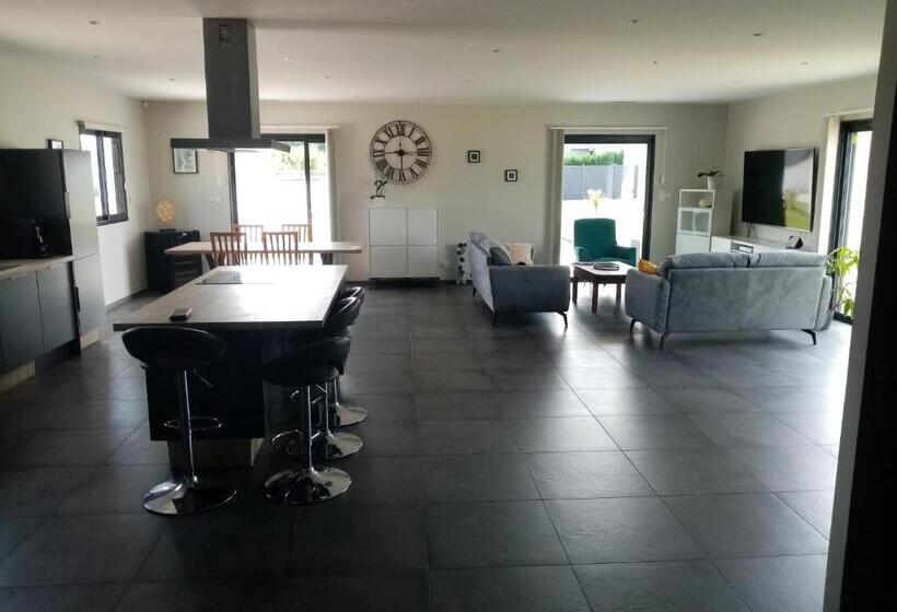 غرفة قياسية, Un Air De Campagne