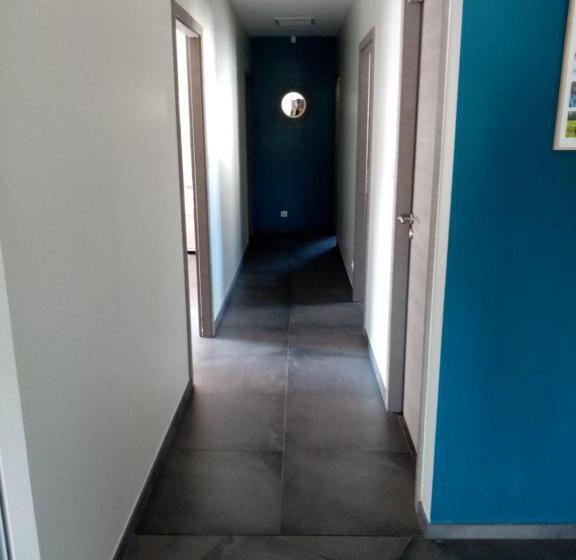 جناح مطلّ علي الحديقة, Un Air De Campagne