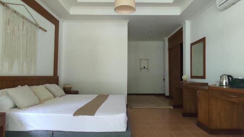 バルコニー付きデラックスルーム, Red Pearl Beach Resort