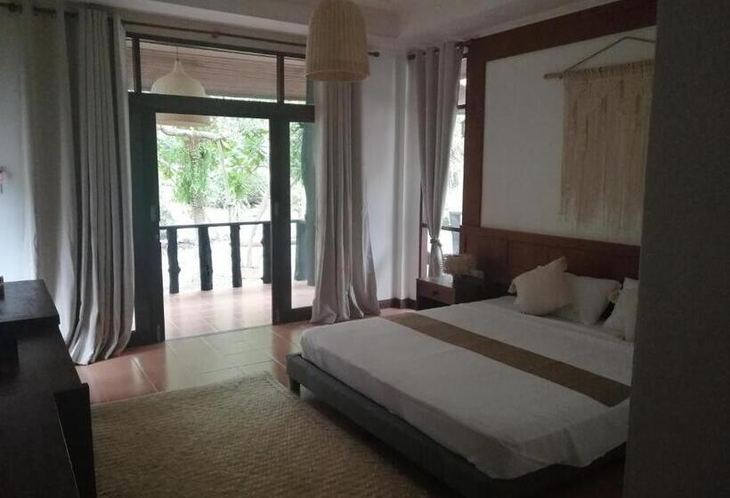 バルコニー付きデラックスルーム, Red Pearl Beach Resort