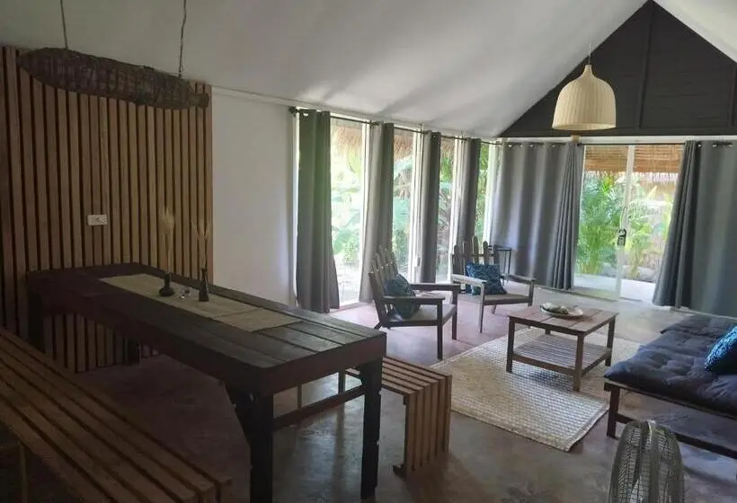 家族用バンガロー, Red Pearl Beach Resort