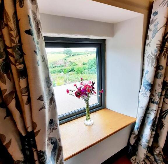 キングサイズベッドのスタンダードルーム, Longstone Bed And Breakfast