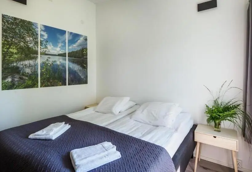 Suite with lake view, Polku Hotelli
