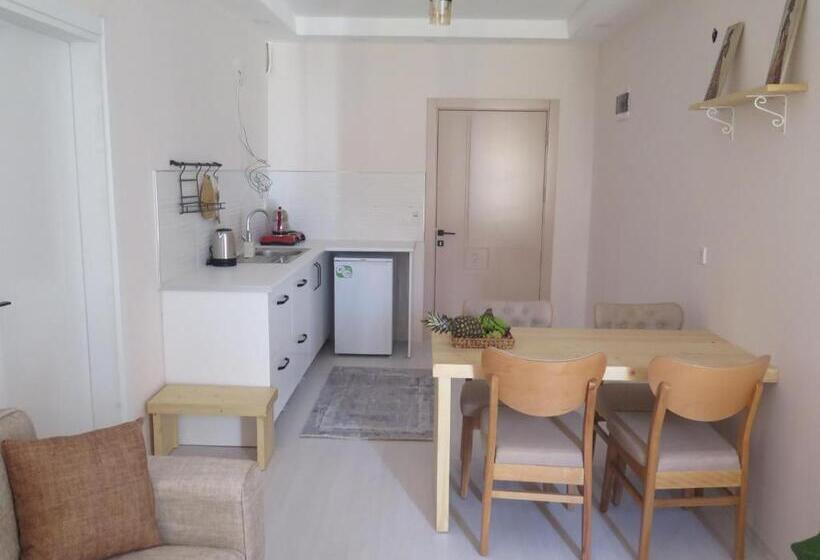 آپارتمان 1 خوابه, Santa Suites  Near Saint Nicholas Church