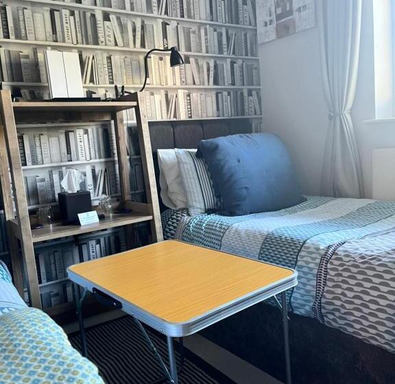 标准间, Woodbriar