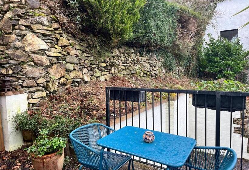 标准间, Woodbriar