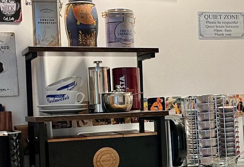 标准间, Woodbriar