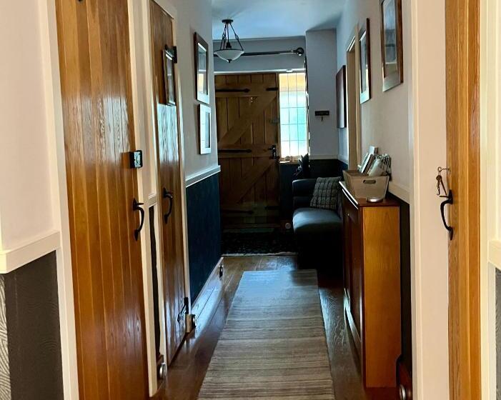 标准间, Woodbriar