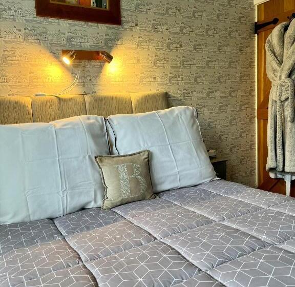 标准间, Woodbriar