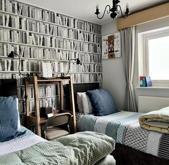 标准间, Woodbriar