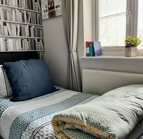 标准间, Woodbriar