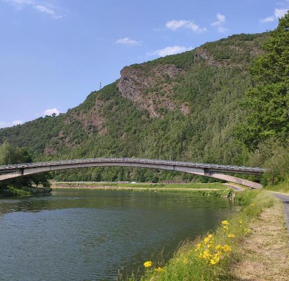 スタンダードルーム, Entre Meuse Et Forêt