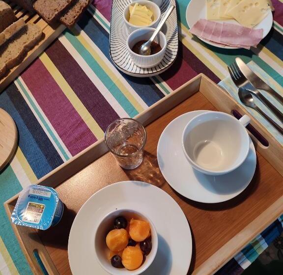 スタンダードルーム, Entre Meuse Et Forêt