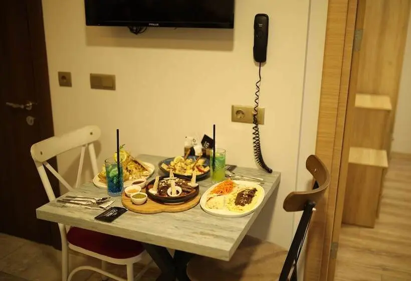 スーペリアースイート, Gloria Suite