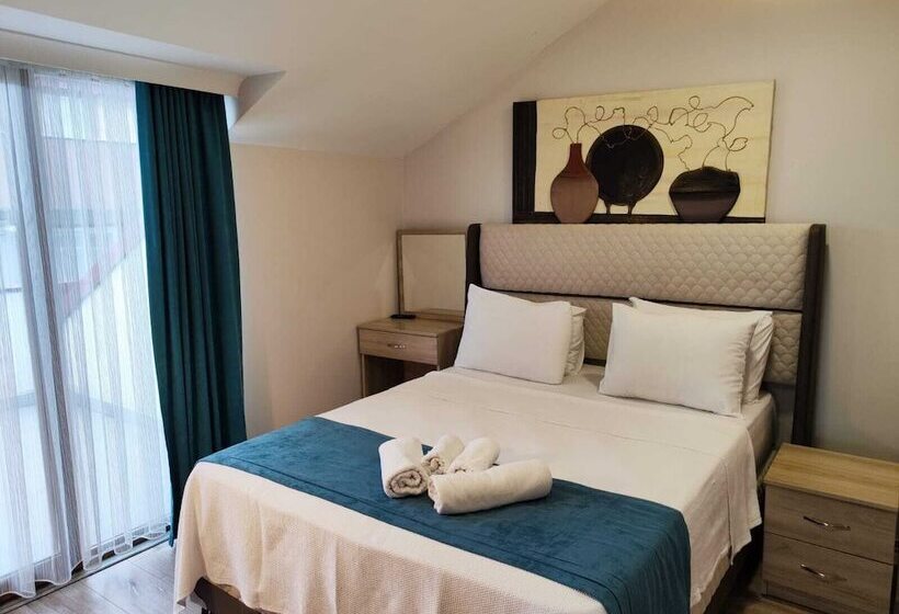 סוויטת סופריור, Gloria Suite