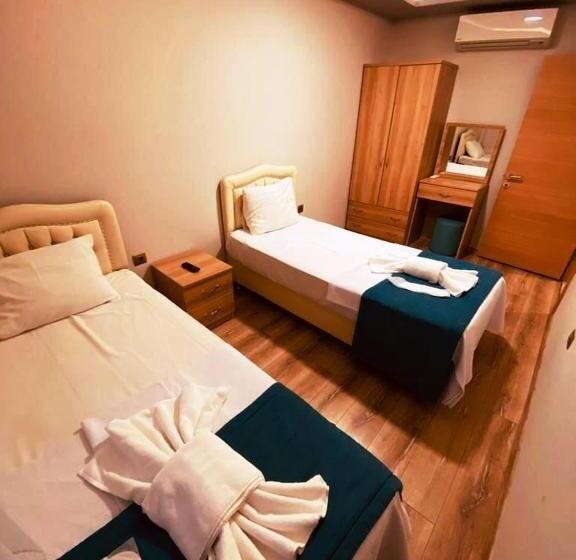 סוויטה משפחתית, Gloria Suite