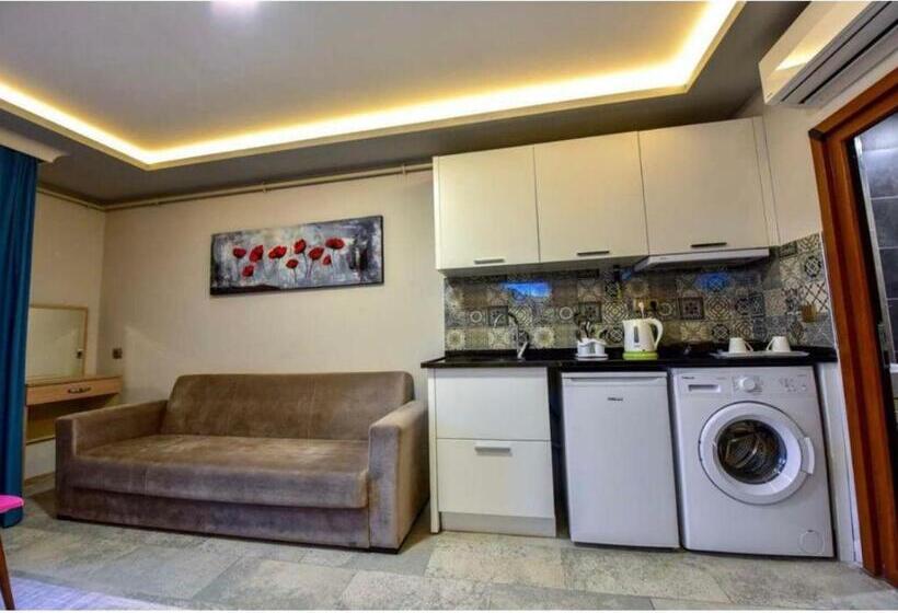 סוויטה דלוקס, Gloria Suite