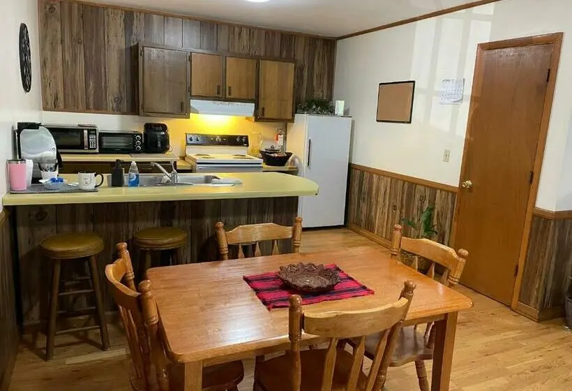 1ベッドルームアパートメント, Pine Valley Motel