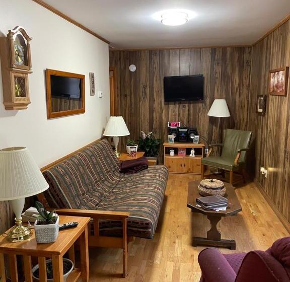 1ベッドルームアパートメント, Pine Valley Motel