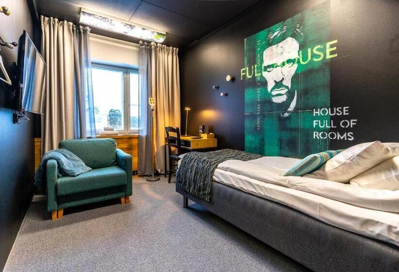 غرفة قياسية فردية حمام مشترك, Time Rooms Sairaala Novan Vieressä