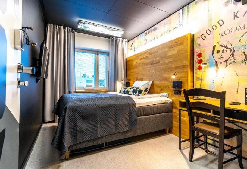 غرفة قياسية حمام مشترك, Time Rooms Sairaala Novan Vieressä