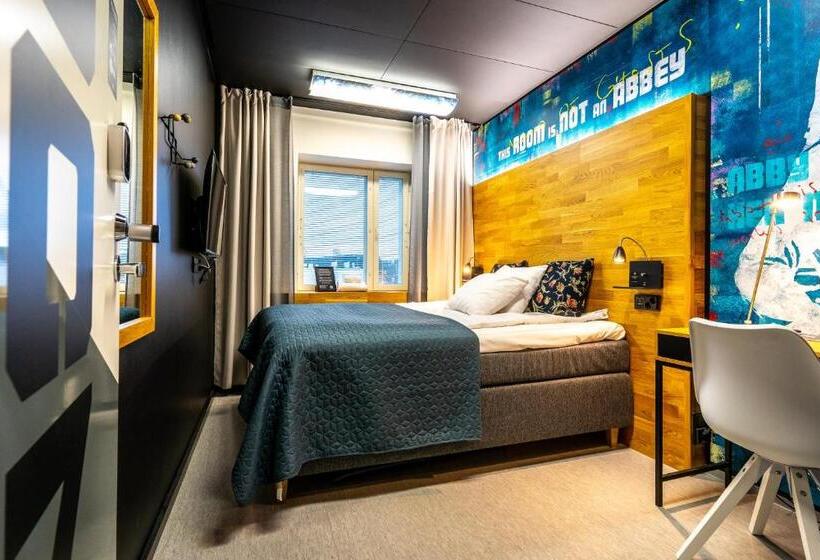 غرفة قياسية حمام مشترك, Time Rooms Sairaala Novan Vieressä