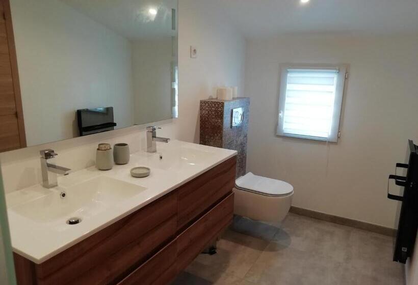 اتاق استاندارد, Les Chambres Du Saunier