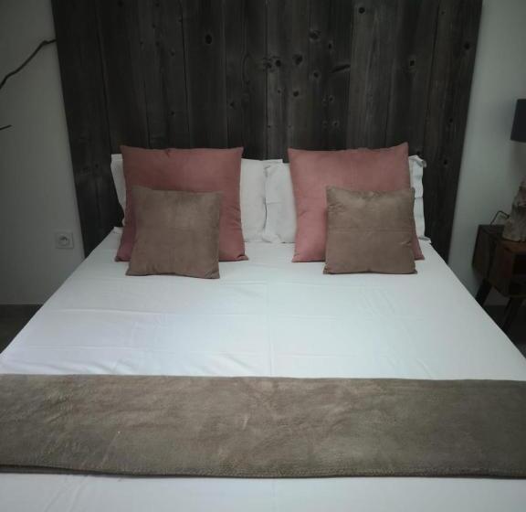 اتاق استاندارد, Les Chambres Du Saunier