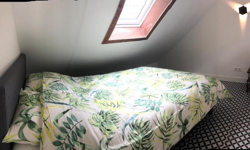 חדר לארבעה סטנדרטי עם נוף לגינה, Flora’s B&b