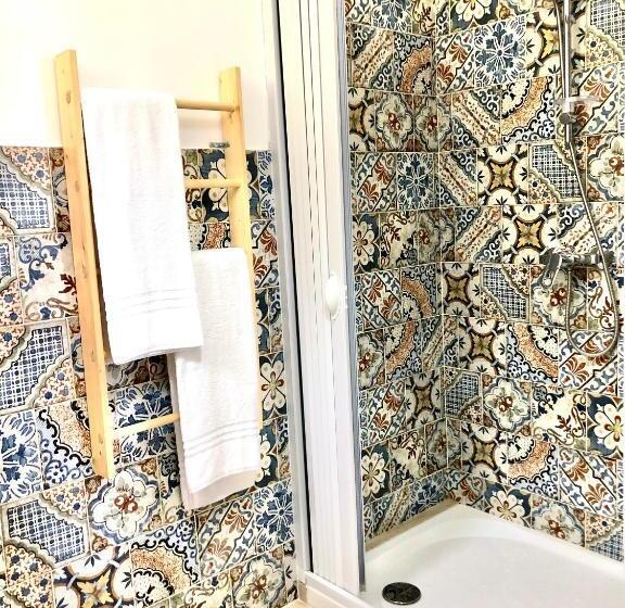 اتاق استاندارد, Acquaviva