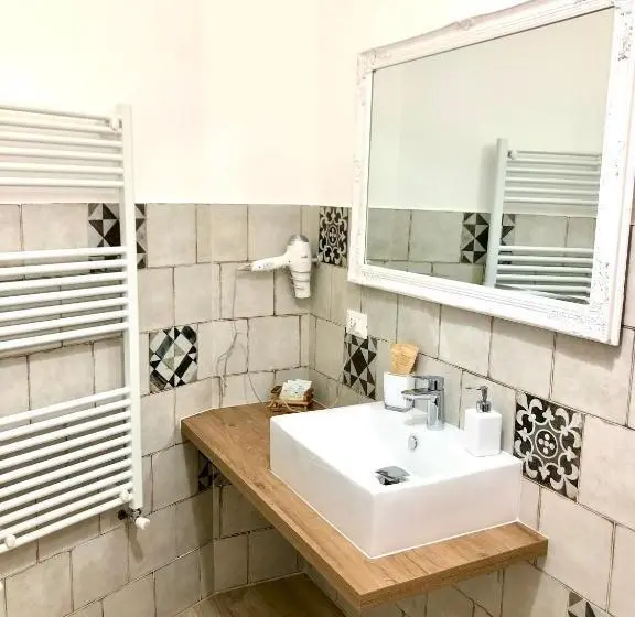 Standard-huone, Acquaviva