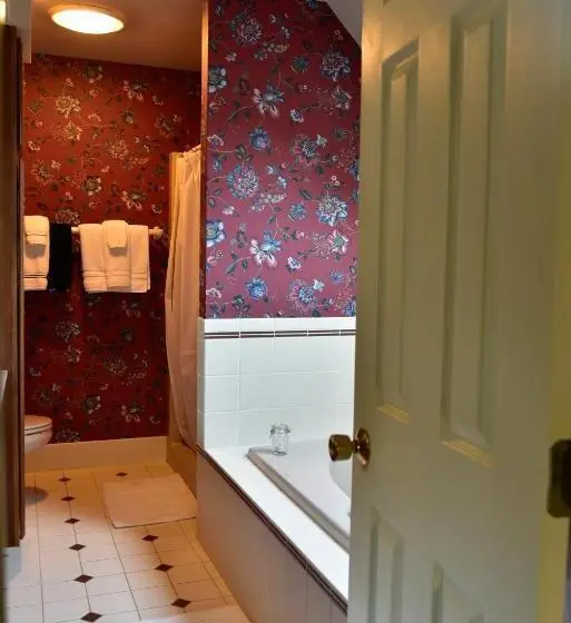キングサイズベッドのデラックスルーム, The Yellow Rose Of Talbot Bed And Breakfast