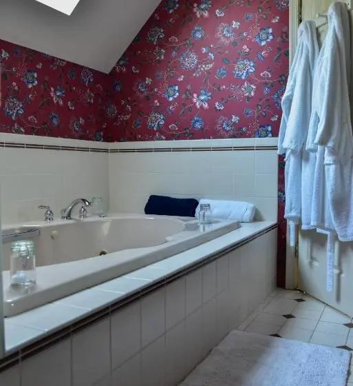 キングサイズベッドのデラックスルーム, The Yellow Rose Of Talbot Bed And Breakfast