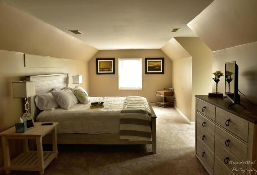 스탠다드 룸 킹사이즈 침대, The Yellow Rose Of Talbot Bed And Breakfast