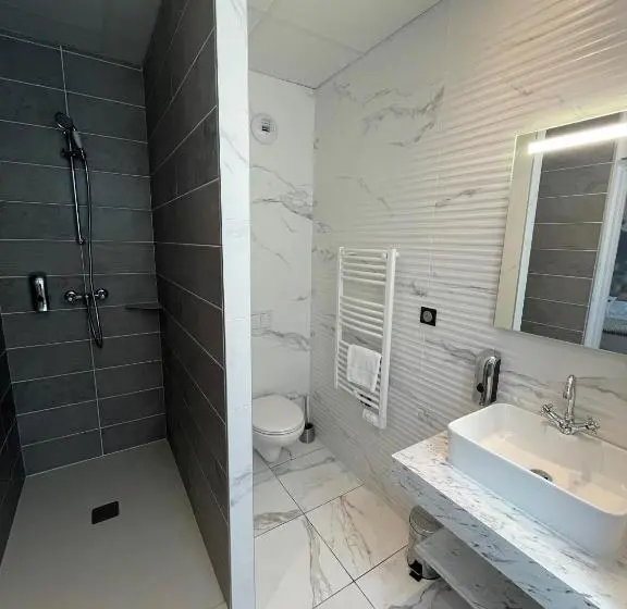 マウンテンビュースタンダードルーム, Domaine Clairfontaine Noyarey   Suites Junior