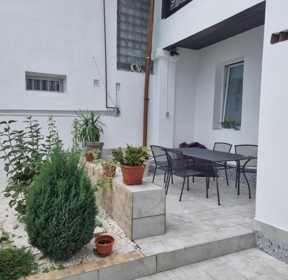 ２ベッドルームアパートメント, Casa Musceleana